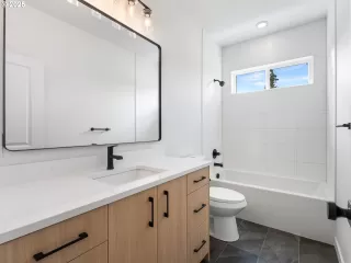 Photo #6: 548132318 Listing