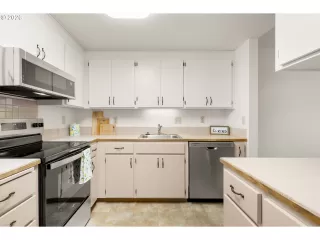 Photo #1: 548333156 Listing