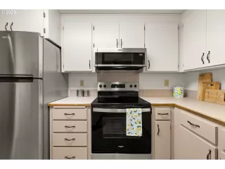 Photo #3: 548333156 Listing