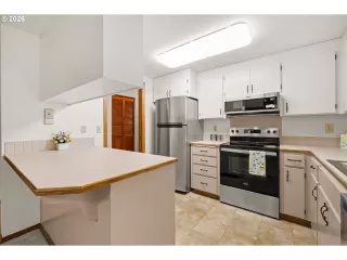 Photo #4: 548333156 Listing