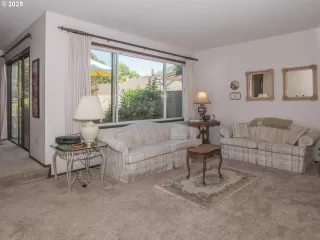 Photo #4: 549318582 Listing 