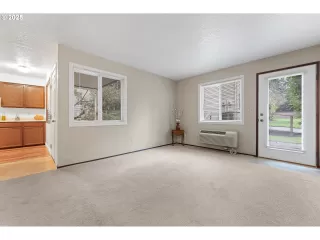 Photo #4: 549478082 Listing