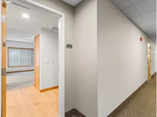 Photo #2: 549592866 Listing