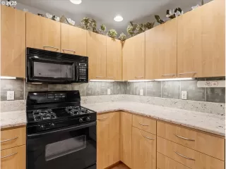 Photo #6: 549592866 Listing