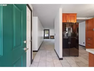 Photo #4: 549780764 Listing