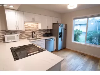 Photo #3: 549940824 Listing 