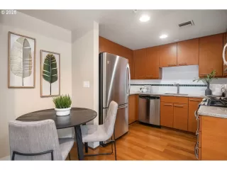 Photo #6: 550281446 Listing 