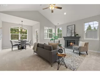 Photo #2: 550319159 Listing