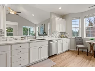 Photo #5: 550319159 Listing
