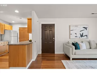 Photo #3: 550440281 Listing