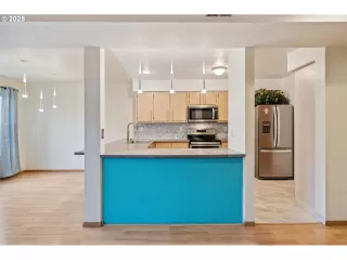 Photo #3: 550443285 Listing