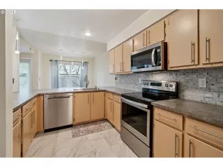 Photo #6: 550443285 Listing