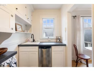 Photo #2: 551149041 Listing