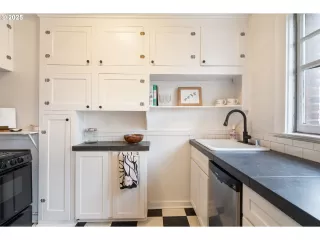 Photo #3: 551149041 Listing