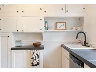 Photo #4: 551149041 Listing