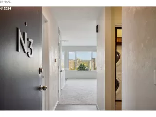 Photo #1: 551823110 Listing