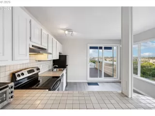 Photo #6: 551823110 Listing