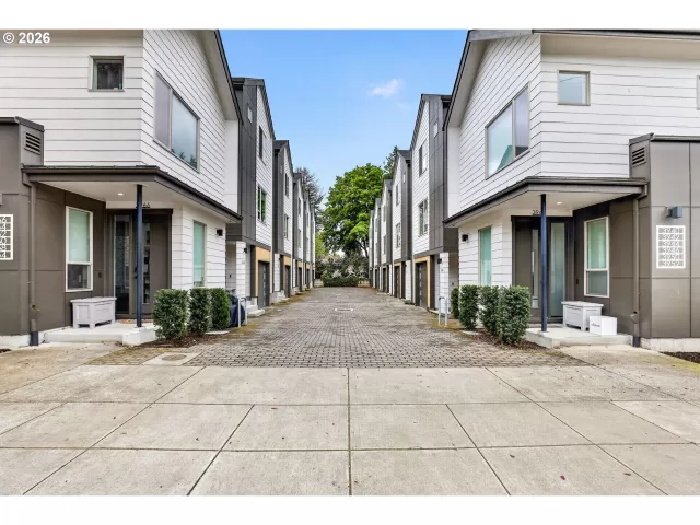 MLS: 551914033 Condo For Sale