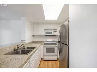 Photo #4: 551924802 Listing 