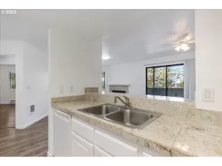 Photo #5: 551924802 Listing 