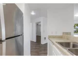 Photo #6: 551924802 Listing 