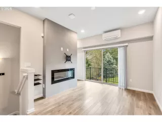 Photo #4: 552052061 Listing