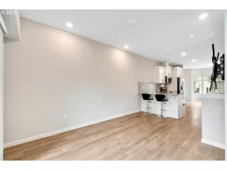 Photo #6: 552052061 Listing