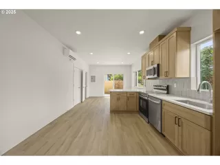 Photo #6: 552644934 Listing