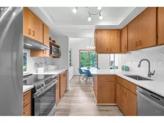 Photo #2: 552817765 Listing 