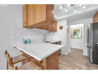 Photo #4: 552817765 Listing 