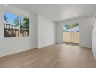 Photo #5: 554467419 Listing