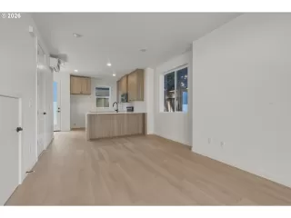 Photo #6: 554467419 Listing