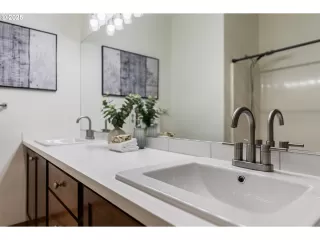 Photo #2: 554695597 Listing