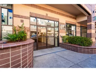 Photo #3: 554695597 Listing