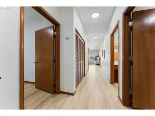 Photo #6: 554695597 Listing