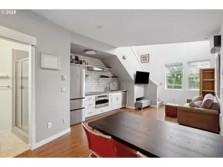 Photo #3: 555308087 Listing