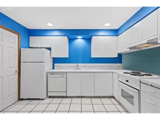 Photo #4: 555372985 Listing 