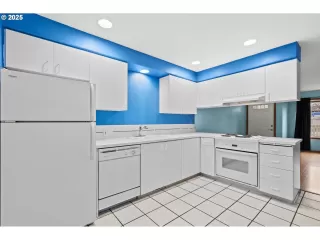 Photo #5: 555372985 Listing 