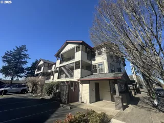 Browse active condo listings in GATEWAY ARBORS