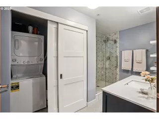 Photo #4: 555675669 Listing