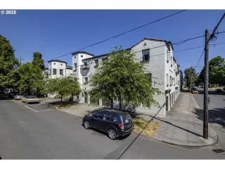 Photo #1: 555822353 Listing