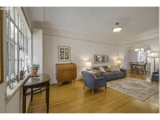 Photo #5: 555822353 Listing