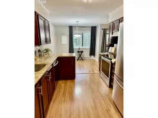 Photo #2: 555900704 Listing