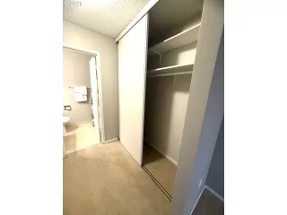 Photo #6: 555900704 Listing