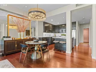 Photo #4: 556178432 Listing