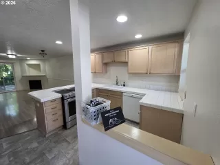 Photo #3: 556683815 Listing 