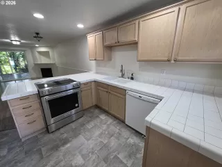 Photo #6: 556683815 Listing 