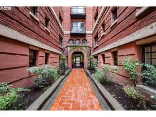 Photo #1: 557042523 Listing