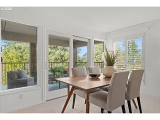 Photo #4: 557468517 Listing