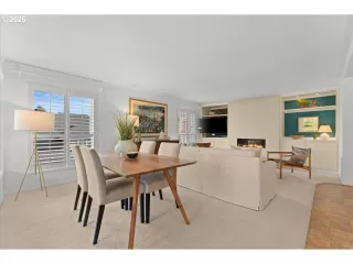 Photo #5: 557468517 Listing